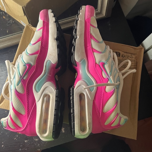 NIKE AIR MAX PLUS - Picture 3 of 6